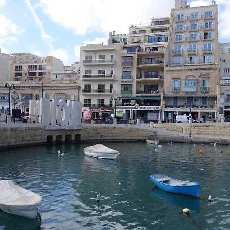 Madonnina سانت جوليان